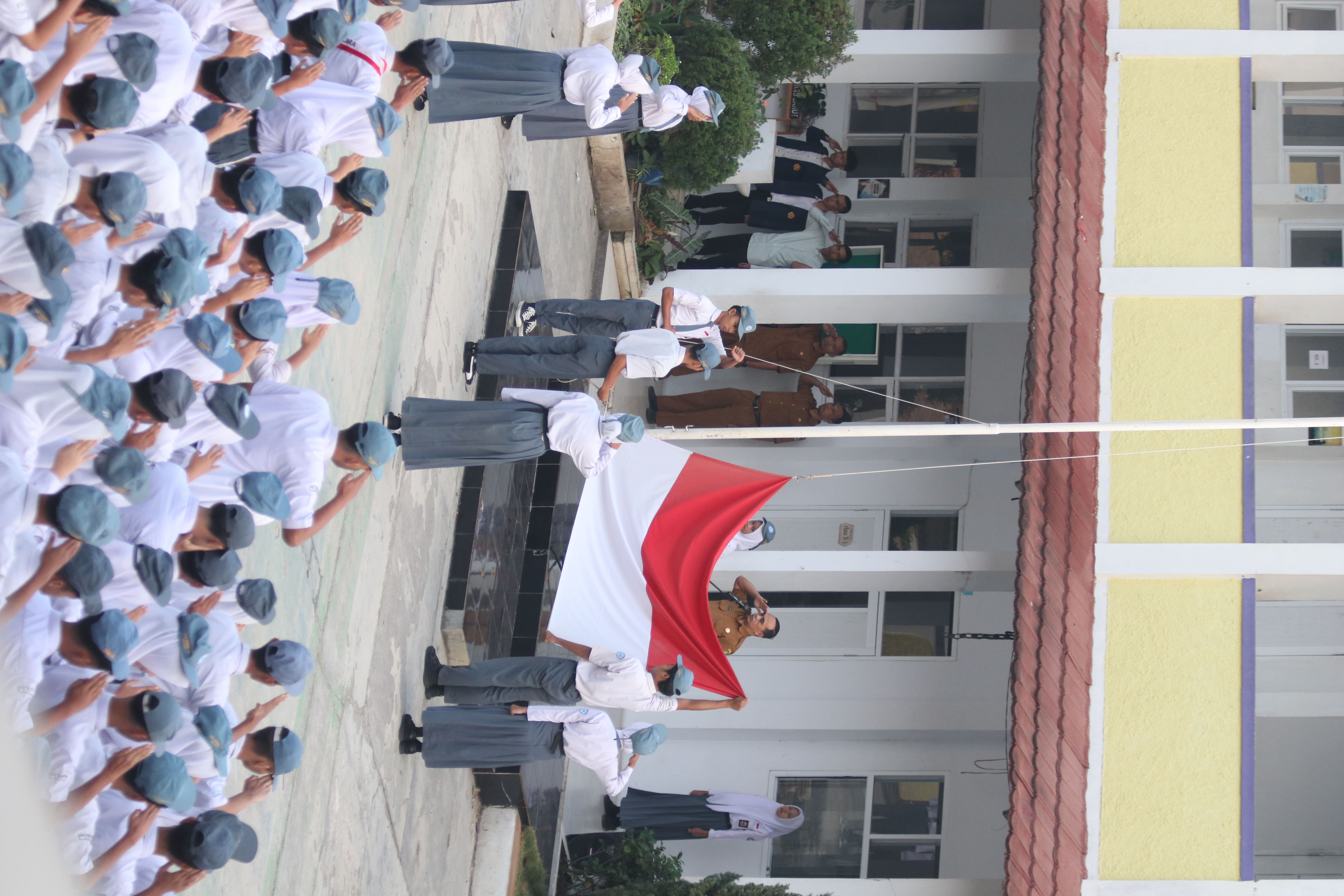 Upacara Bendera Merah Putih Hari Senin